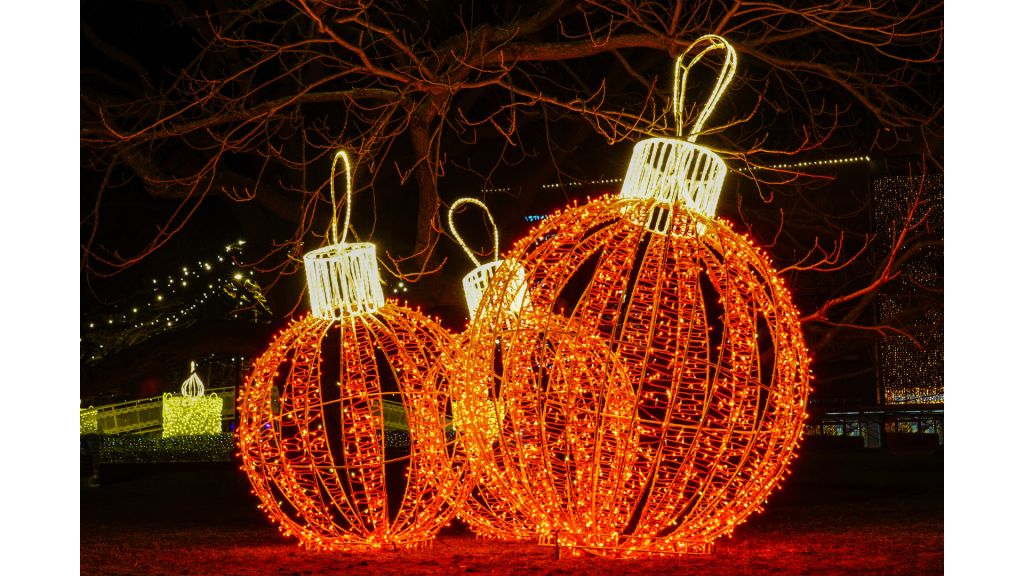 December COM- Photo 2 | Cork & Candles